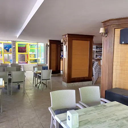 Yuvam Μαρμαρίς